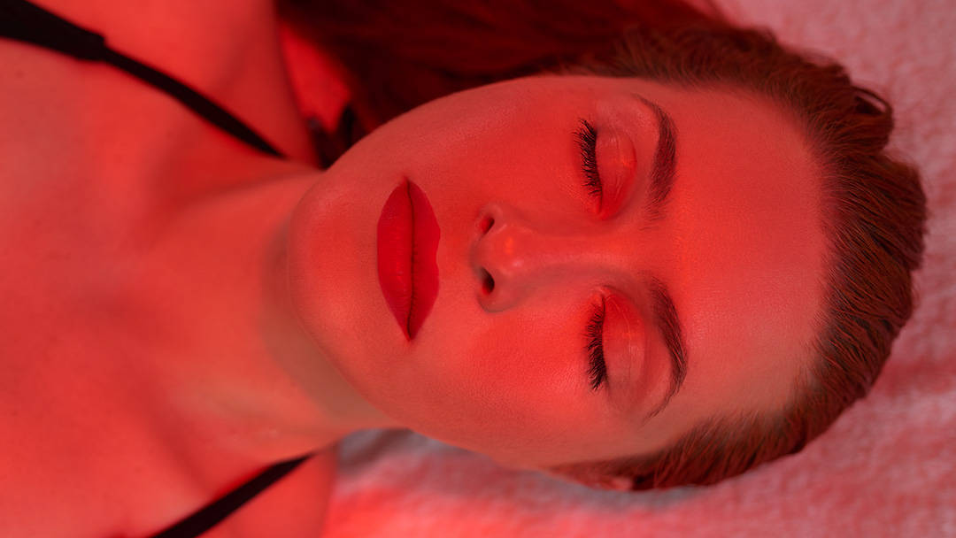 Red Light Therapy Before or After Tanning? Talking Tan